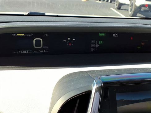 Used 2018 Toyota Prius Four image 25