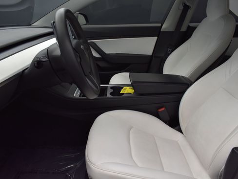 Used 2021 Tesla Model 3 Long Range image 11