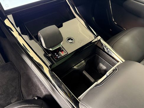 Used 2025 Land Rover Range Rover Sport SE AWD/4WD image 19