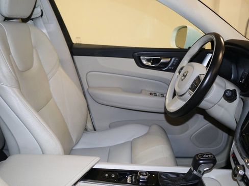 Used 2019 Volvo XC60 T5 Momentum w/ Premium Package image 76