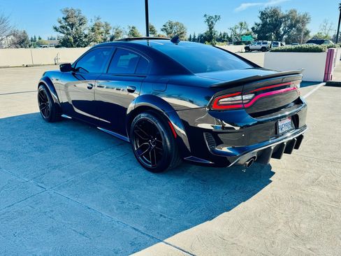 Used 2022 Dodge Charger Scat Pack RWD image 2