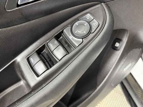 Used 2018 Chevrolet Volt Premier w/ Driver Confidence Package image 11