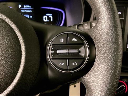 Certified 2025 Kia Soul LX w/ LX Technology Package FWD image 19