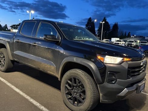 Used 2024 Chevrolet Colorado Trail Boss w/ LPO, Dark Essentials Package image 2