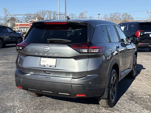 Used 2025 Nissan Rogue SV image 7