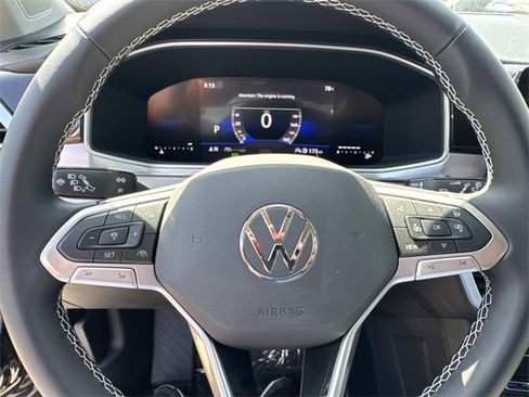 New 2025 Volkswagen Taos SE image 17