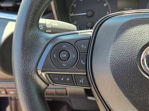 Used 2025 Toyota Corolla LE FWD image 27