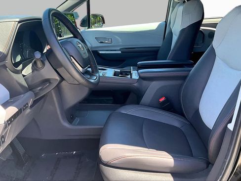 Used 2024 Toyota Sienna XSE w/ XSE Plus Package AWD/4WD image 8