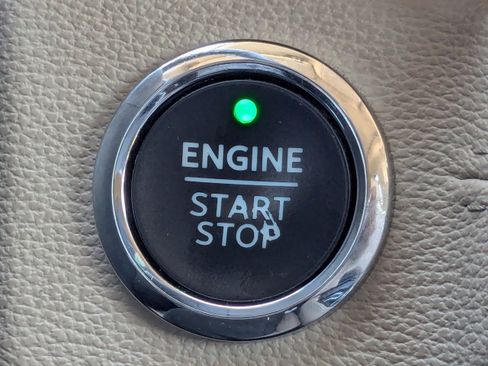 Used 2022 Ford Expedition Limited image 32