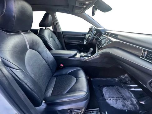 Used 2020 Toyota Camry XSE FWD image 15