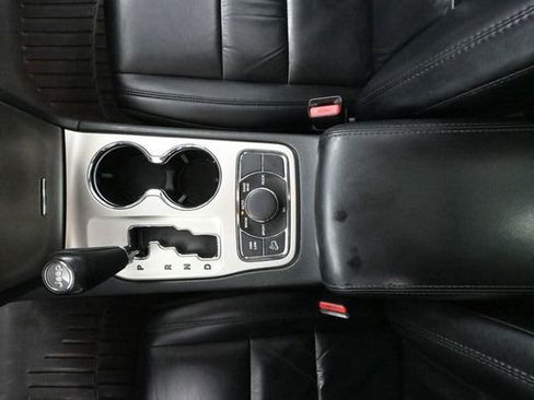 Used 2011 Jeep Grand Cherokee Limited image 31