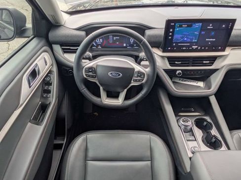 New 2025 Ford Explorer Active w/ Active Comfort Package RWD image 16