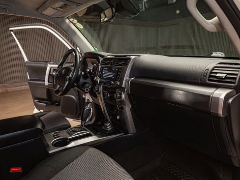 Used 2021 Toyota 4Runner SR5 AWD/4WD image 15