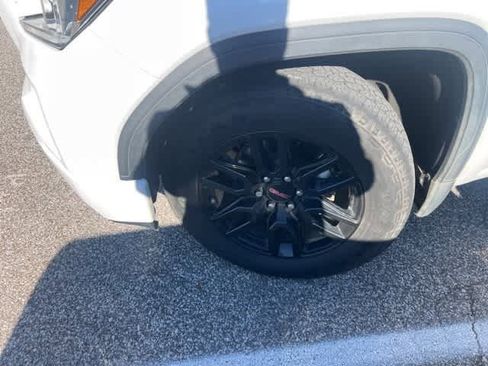 Used 2022 GMC Sierra 1500 Elevation image 8