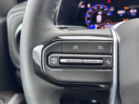 Used 2024 Chevrolet Colorado LT w/ LT Convenience Package III image 11