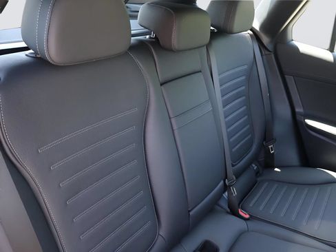 Used 2025 Mercedes-Benz GLC 43 AMG 4MATIC image 15