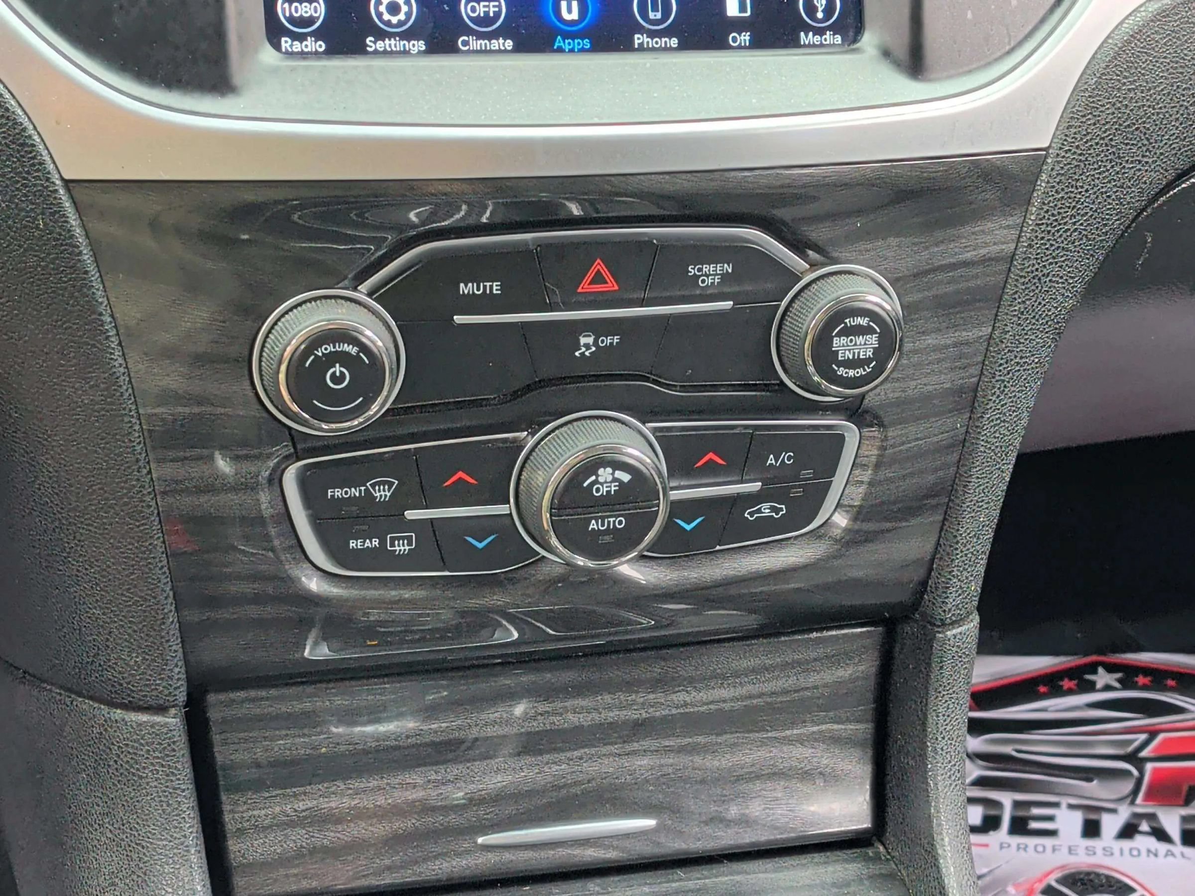 Used 2018 Chrysler 300 Touring w/ Sport Appearance Package RWD image 16