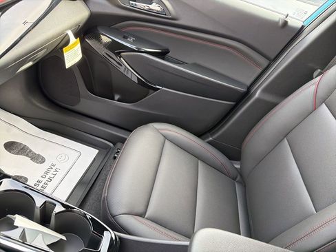 New 2026 Chevrolet Trax RS w/ Sunroof Package FWD image 29