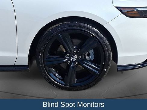 Used 2025 Honda Accord Sport image 10