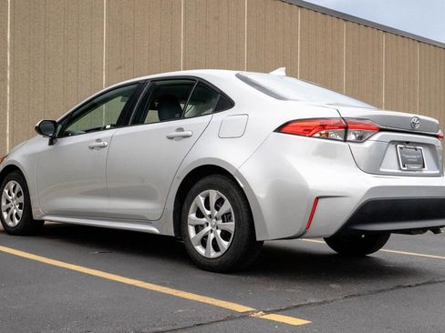 Used 2024 Toyota Corolla LE FWD image 5