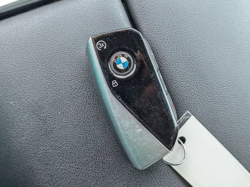 Used 2023 BMW X7 xDrive40i w/ M Sport Package AWD/4WD image 32