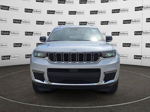 Certified 2024 Jeep Grand Cherokee L Limited w/ Trailer Tow Package AWD/4WD image 8