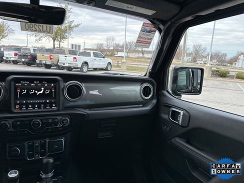 Used 2023 Jeep Gladiator Overland image 54