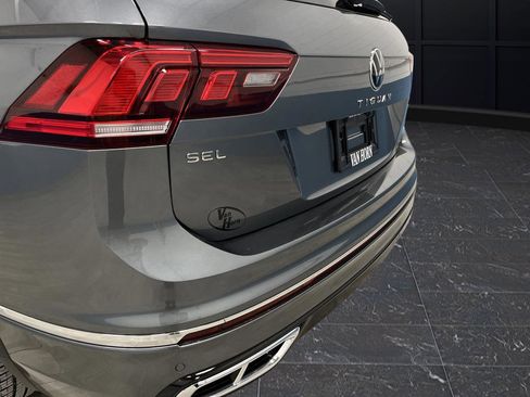 Used 2024 Volkswagen Tiguan SEL R-Line image 34