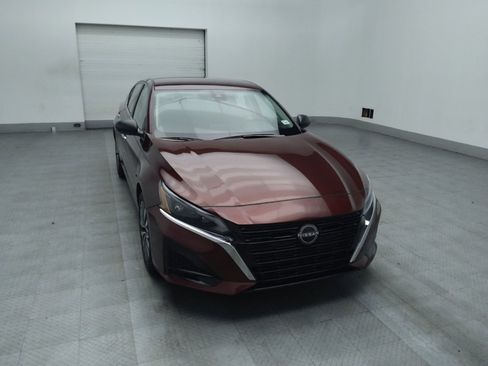 Used 2024 Nissan Altima 2.5 SV image 14