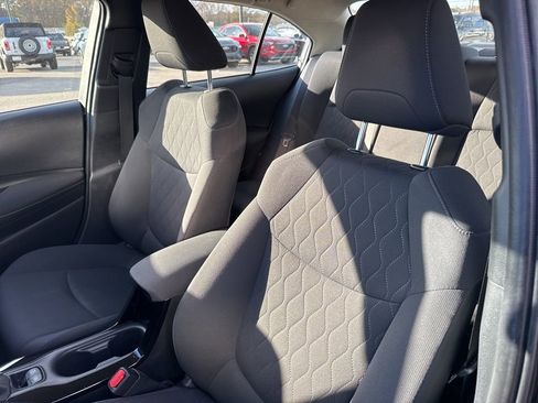 Used 2020 Toyota Corolla LE image 11
