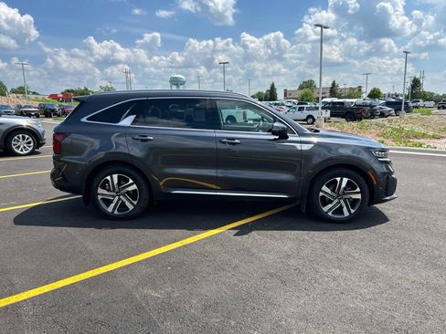 Used 2023 Kia Sorento SX Prestige w/ Panoramic Sunroof Package AWD/4WD image 6