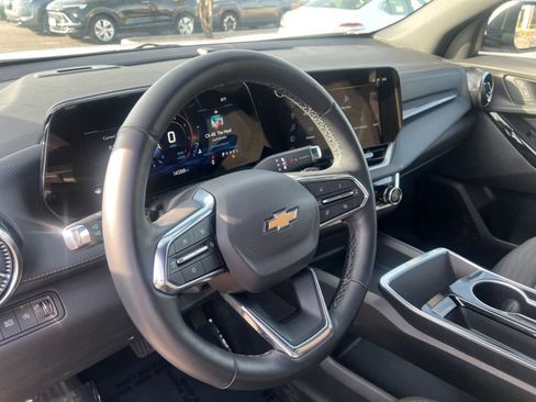 Used 2025 Chevrolet Equinox LT image 28