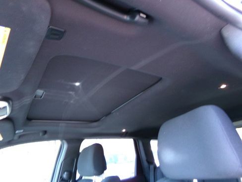 Used 2021 Jeep Grand Cherokee Laredo image 19