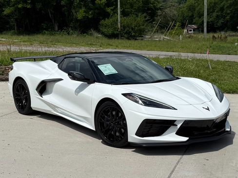 Used 2025 Chevrolet Corvette Stingray Preferred Conv w/ Z51 Performance Package RWD image 9