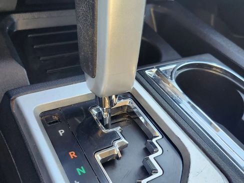 Used 2015 Toyota Tundra SR5 w/ SR5 Upgrade Package image 31