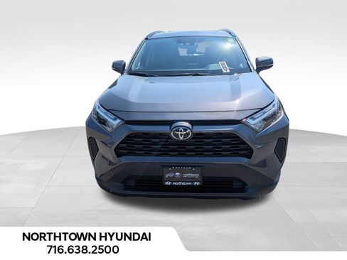 Used 2025 Toyota RAV4 XLE AWD/4WD image 5