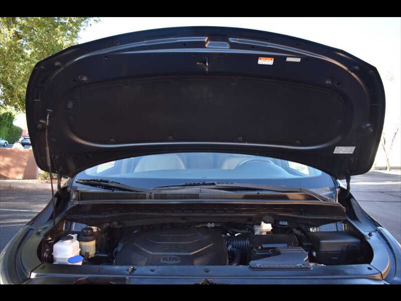 Used 2020 Kia Sedona LX FWD image 39