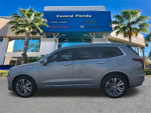 Used 2025 Cadillac XT6 Premium Luxury w/ Technology Package image 8