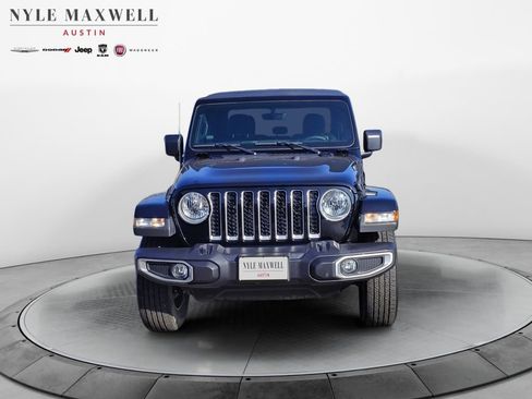 Used 2023 Jeep Gladiator Overland w/ Cold Weather Group image 18