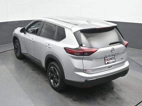 Used 2024 Nissan Rogue SV FWD image 38