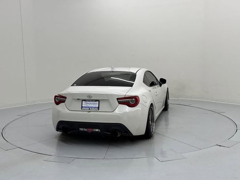 Used 2020 Toyota 86 image 5