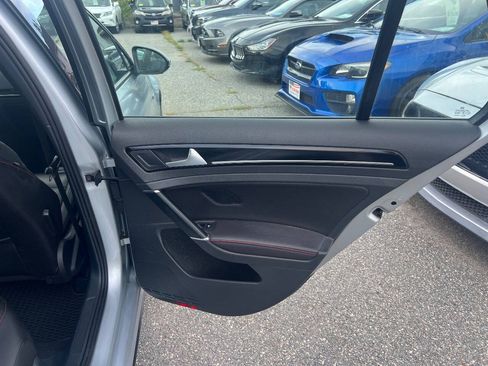 Used 2017 Volkswagen GTI SE FWD image 14