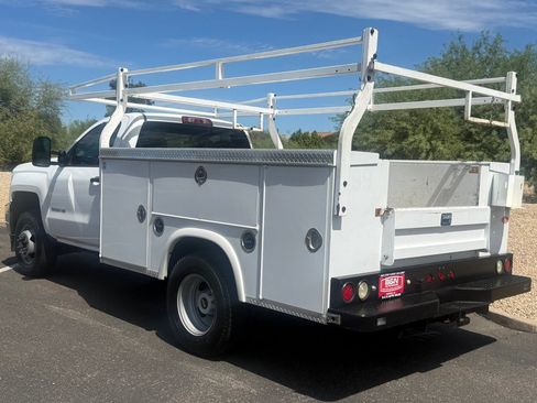 Used 2018 Chevrolet Silverado 3500 W/T RWD image 3