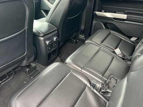 Used 2020 Ford Explorer XLT w/ Equipment Group 202A image 12