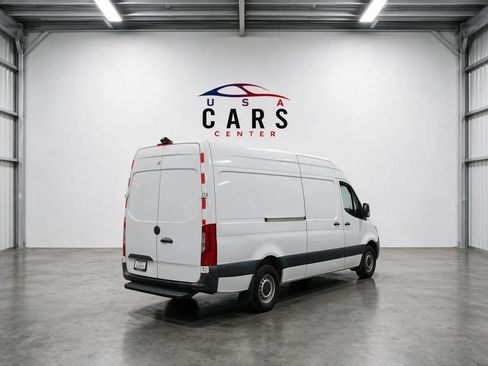 Used 2022 Mercedes-Benz Sprinter 2500 image 9