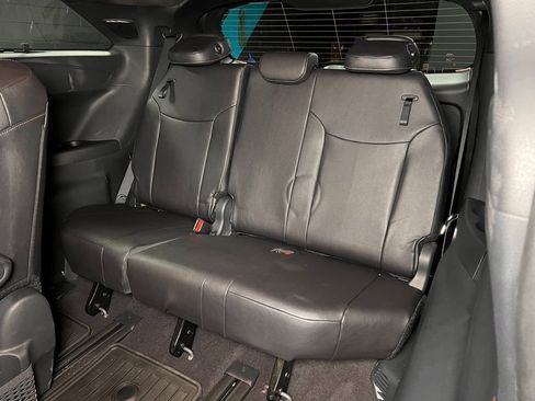 Used 2025 Toyota Sienna Platinum image 15