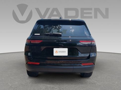 New 2025 Jeep Grand Cherokee Altitude image 23