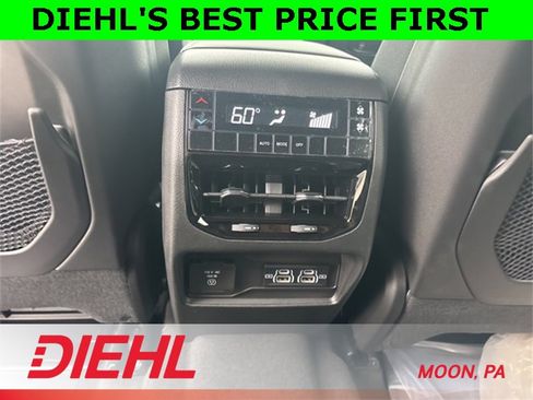 New 2025 Jeep Grand Cherokee L Altitude image 12