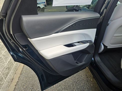 New 2026 Cadillac Lyriq Luxury image 18