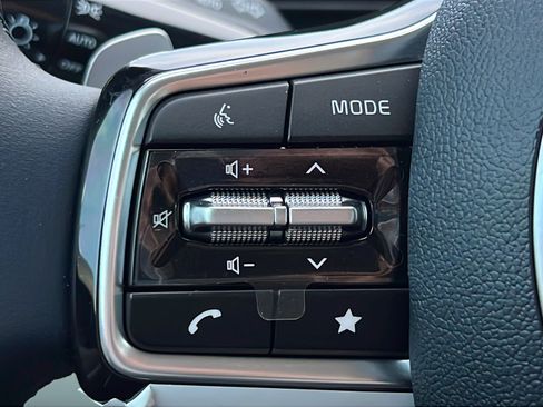 New 2026 Kia Carnival EX FWD image 22